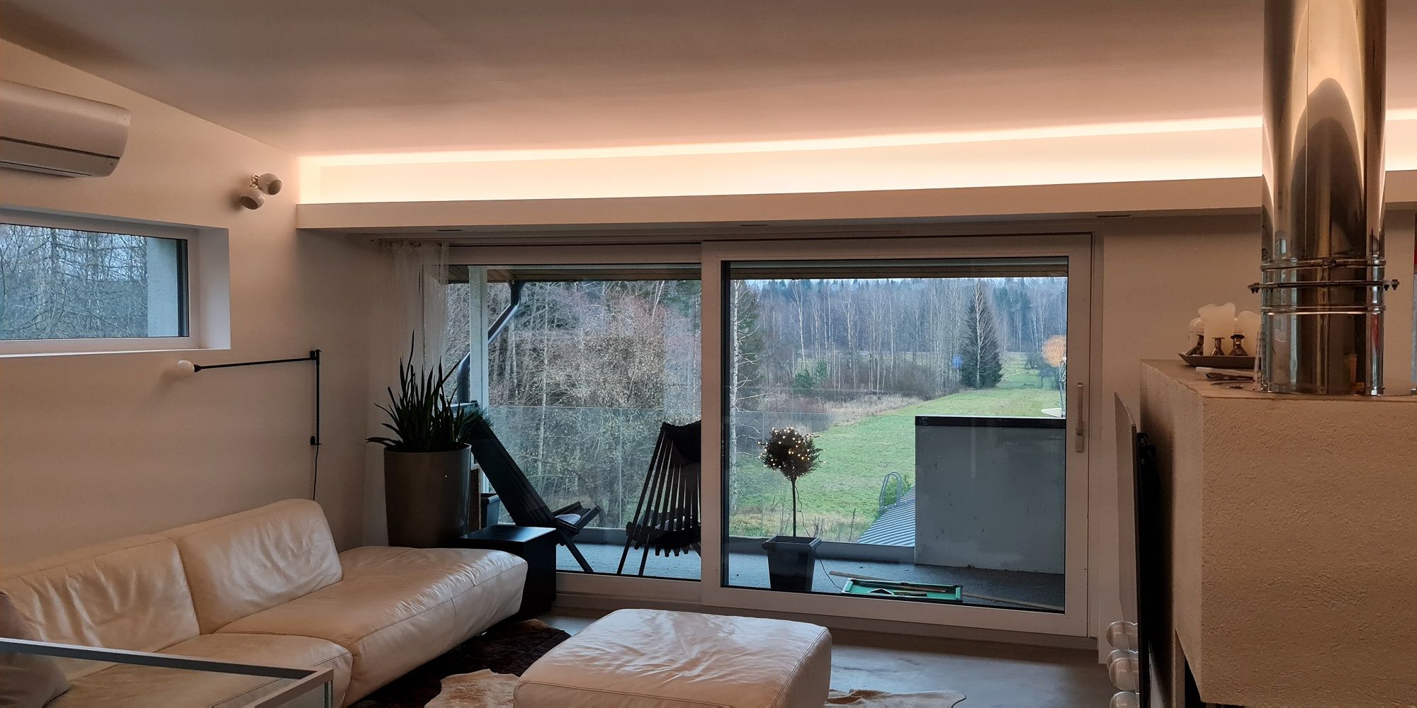 Led ribbon on a lowered ceiling